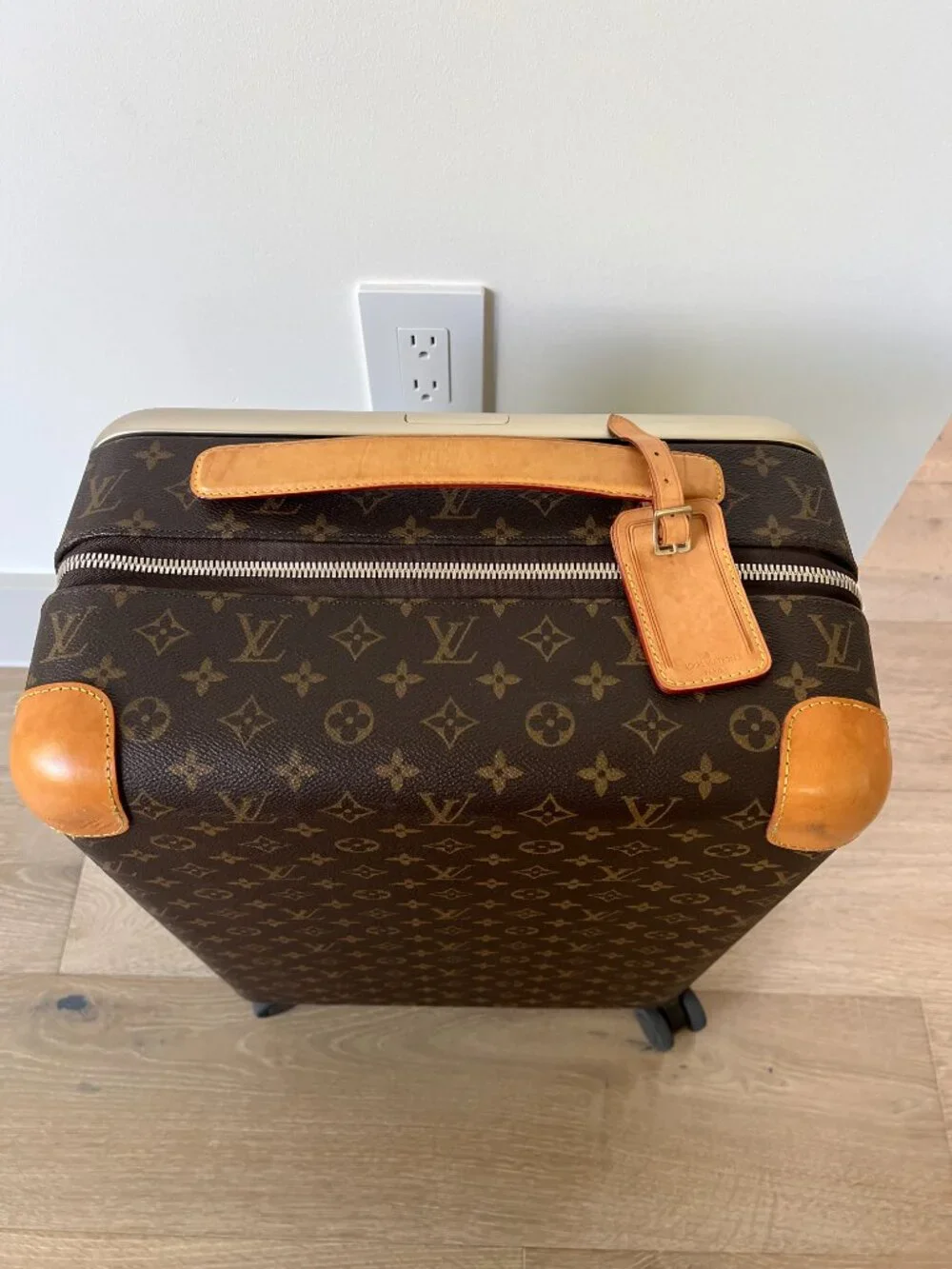 Louis Vuitton Horizon 55